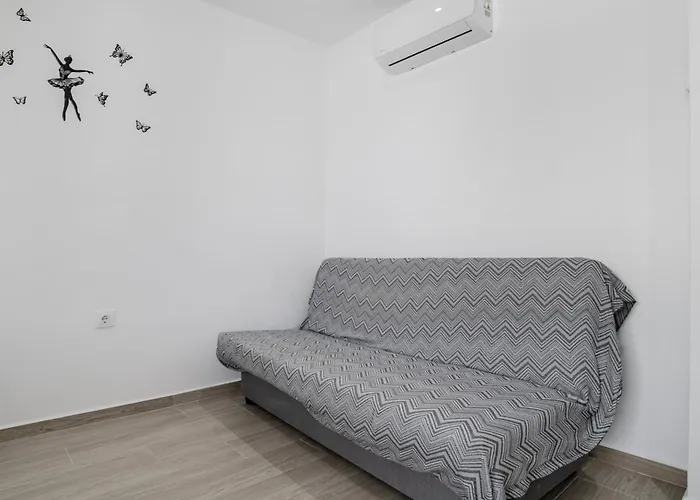 Casa Antonia Conil 1 *